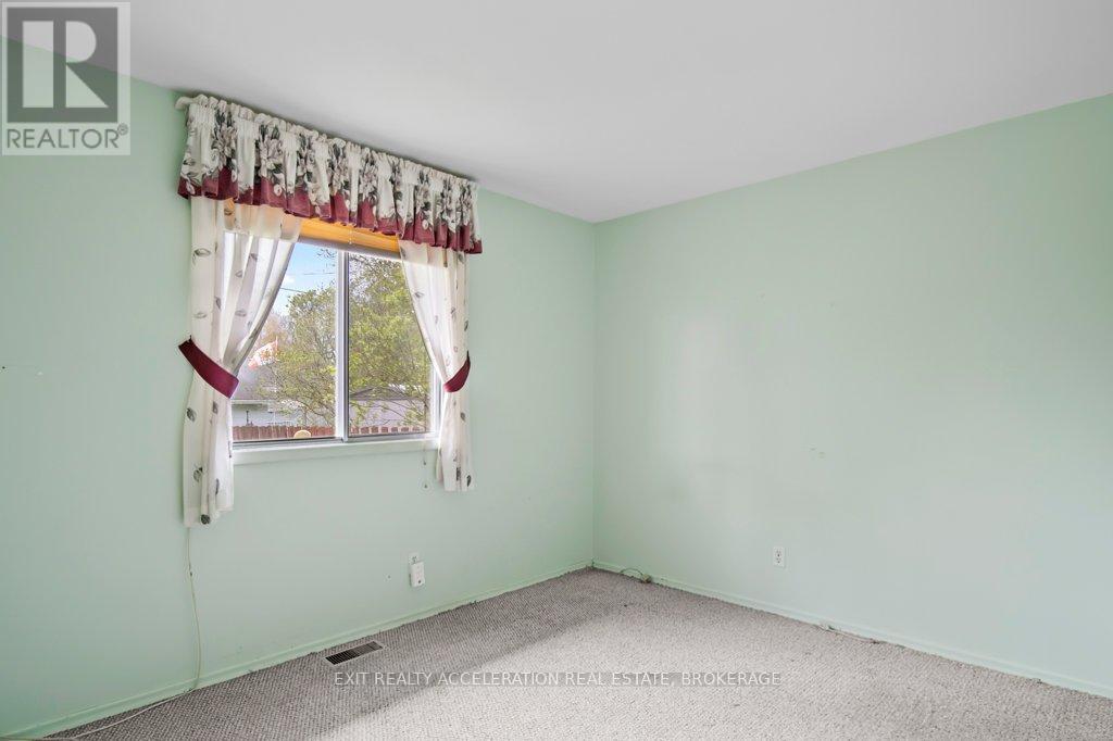 116 SHERWOOD AVENUE - 20