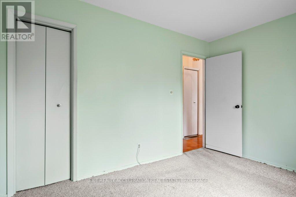 116 SHERWOOD AVENUE - 21