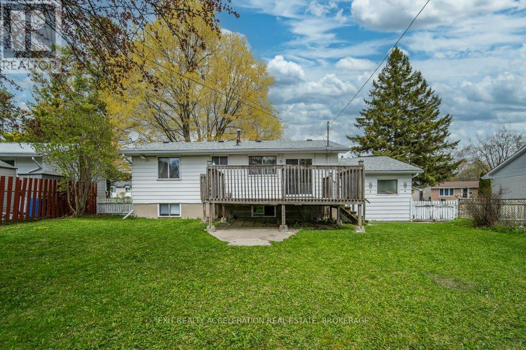 116 SHERWOOD AVENUE - 33