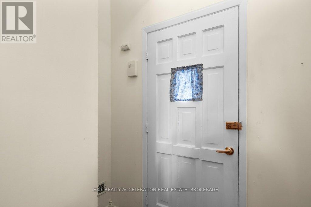 116 SHERWOOD AVENUE - 5