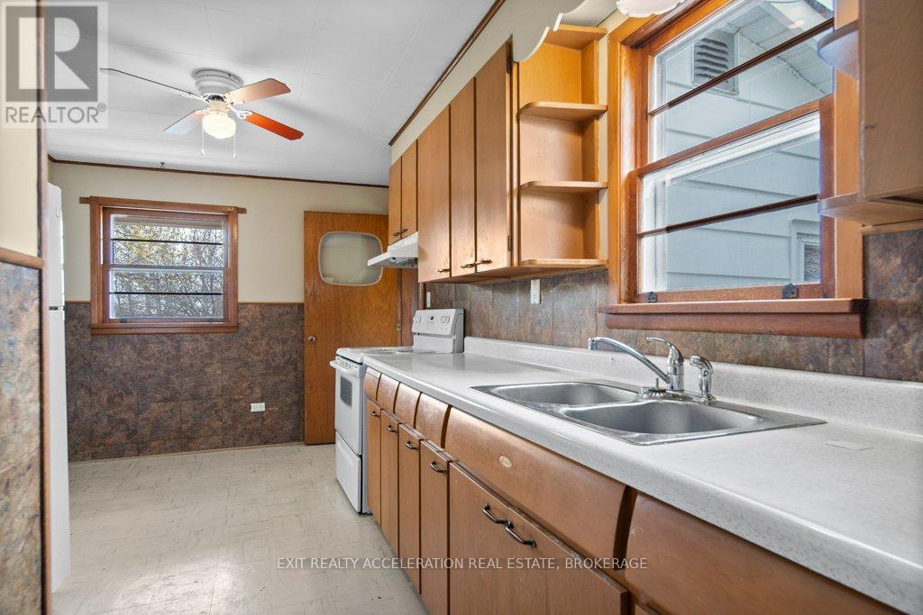 302 OLD HAMBURG ROAD - 12