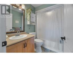 33 Castle Bridge Drive thumbnail 17