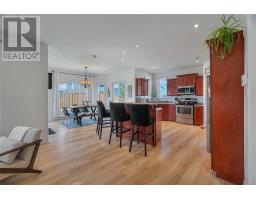 33 Castle Bridge Drive thumbnail 5