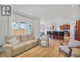 33 Castle Bridge Drive thumbnail 10