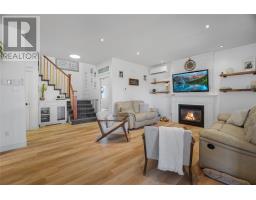 33 Castle Bridge Drive thumbnail 7