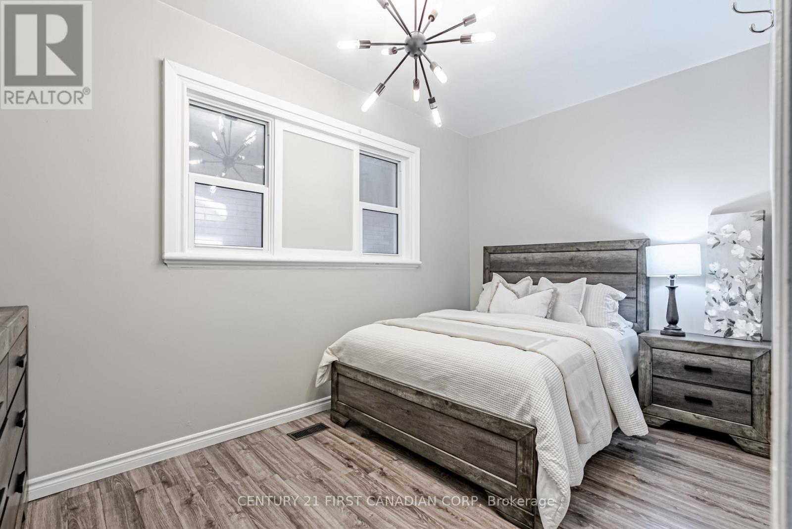 425 ENGLISH STREET - 17