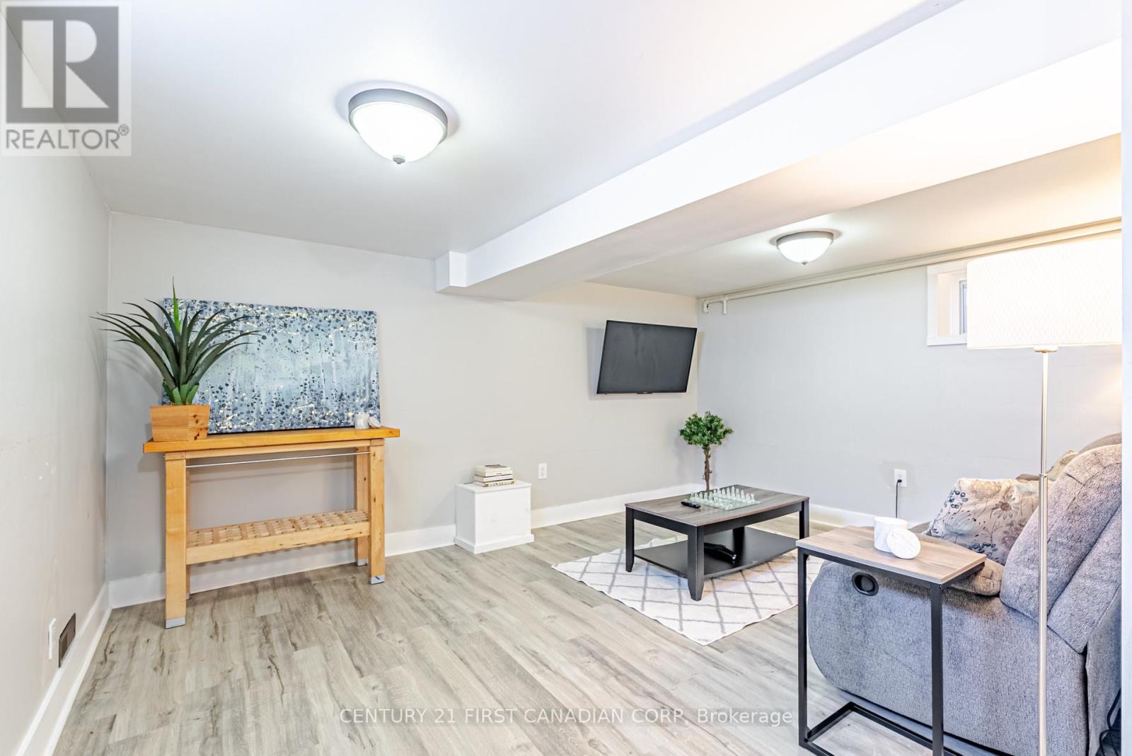 425 ENGLISH STREET - 19