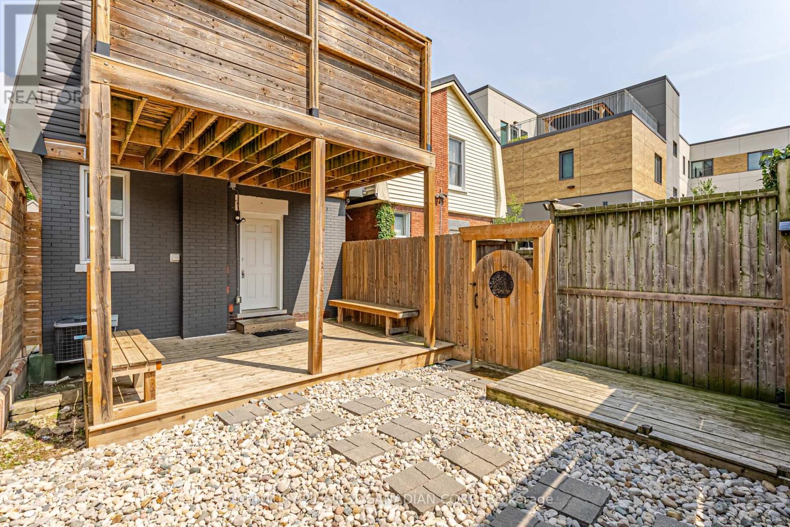 425 ENGLISH STREET - 23