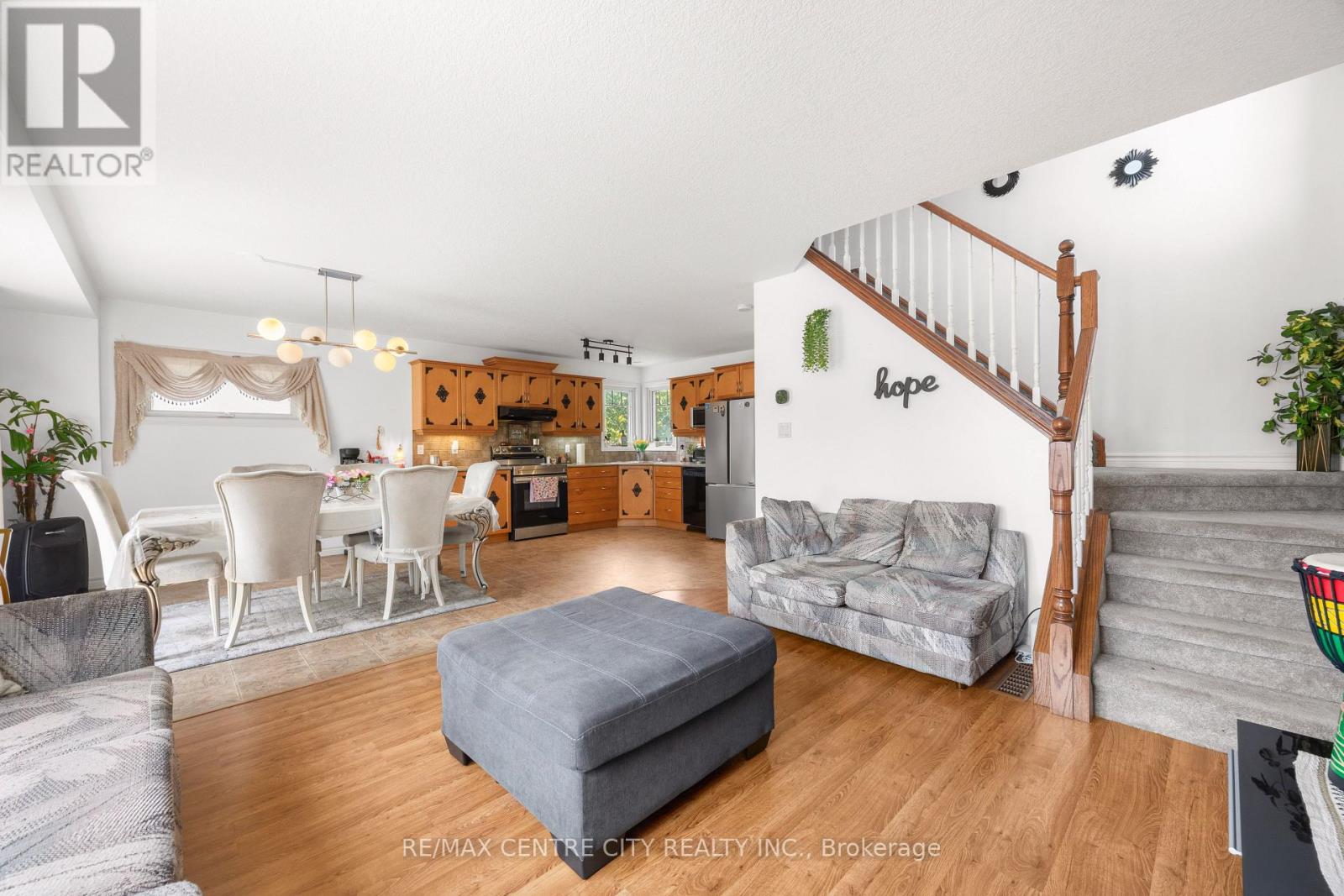 2 FENWICK COURT - 18