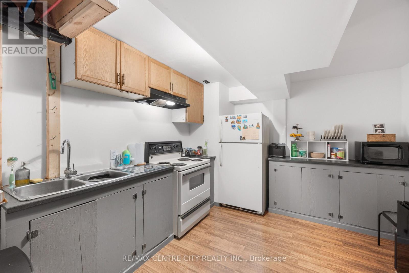 2 FENWICK COURT - Image 34