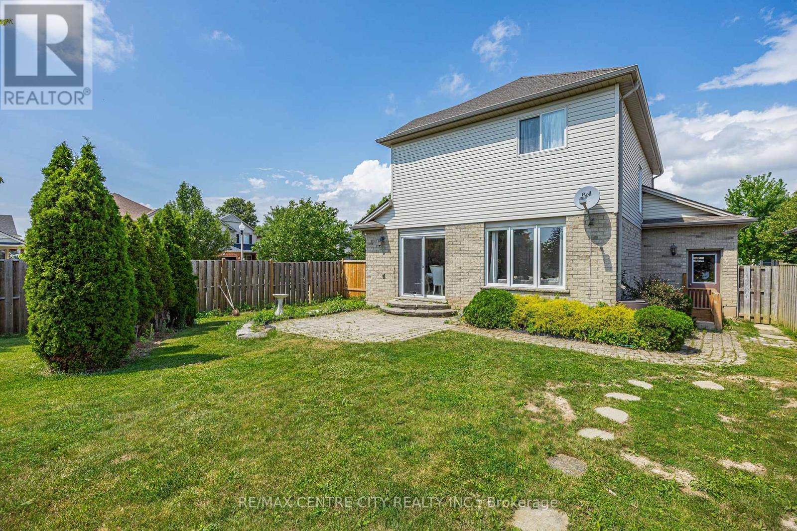 2 FENWICK COURT - Image 43