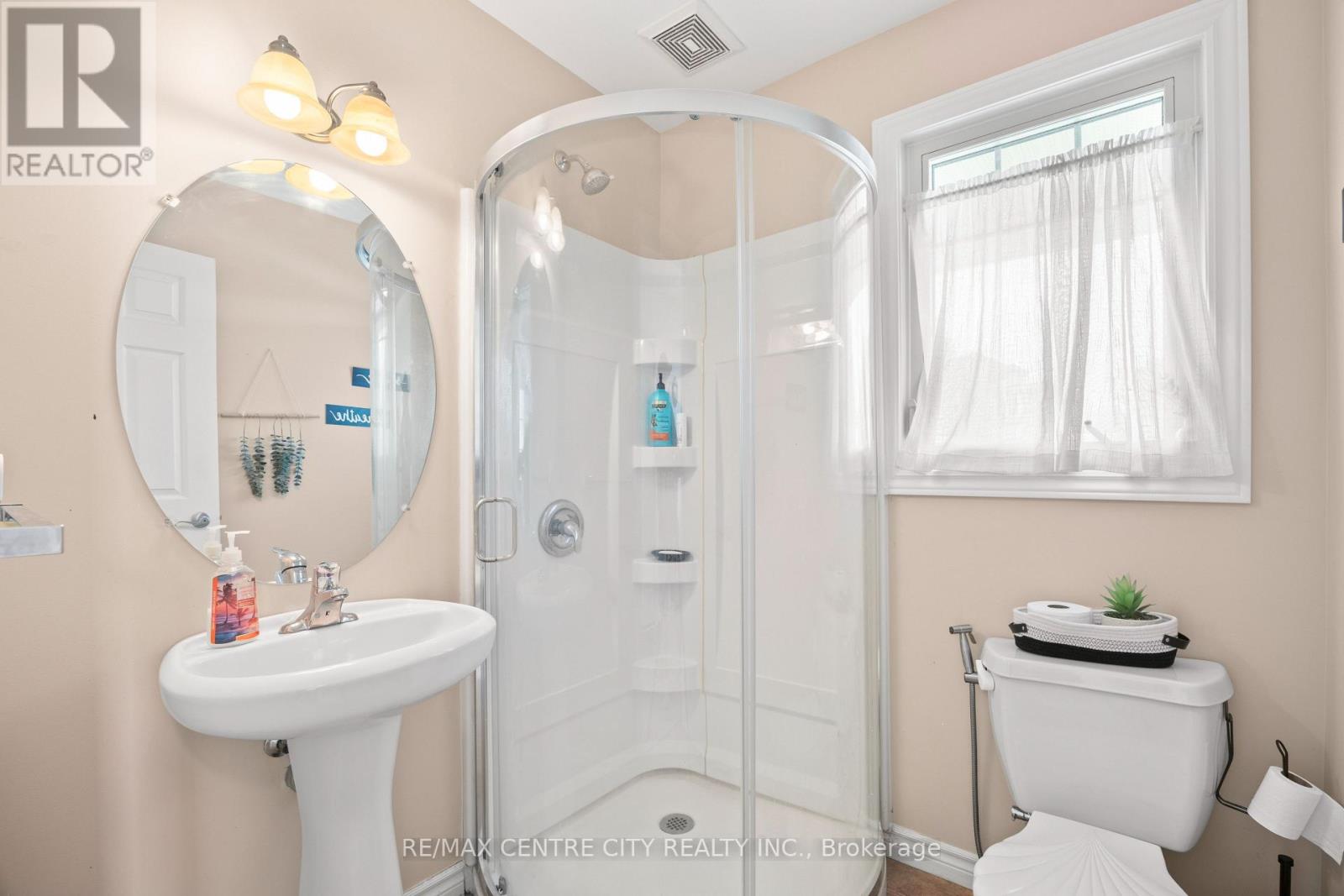 2 FENWICK COURT - 8