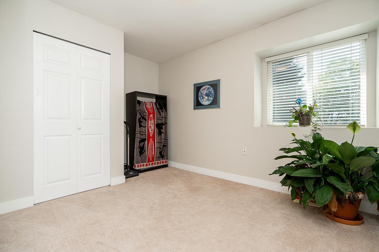 Photo of 20783 51B AVENUE 21
