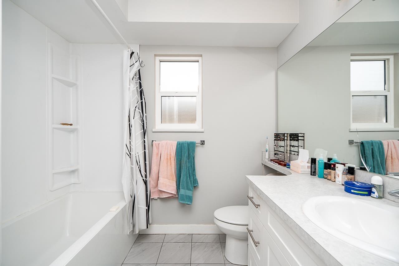 Photo of 20783 51B AVENUE 28
