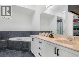 5208, 14 Hemlock Crescent SW - photo 17