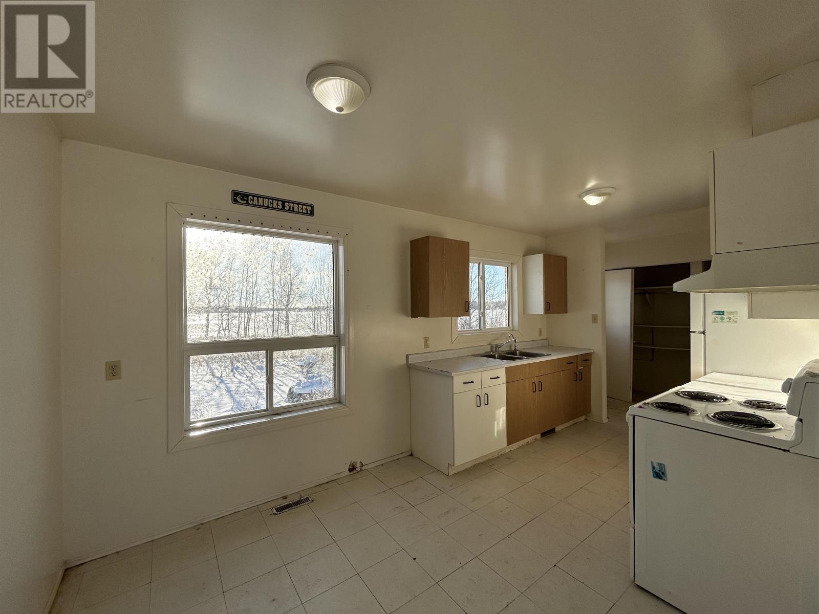 44 Eleanor Lake RD - Image 11