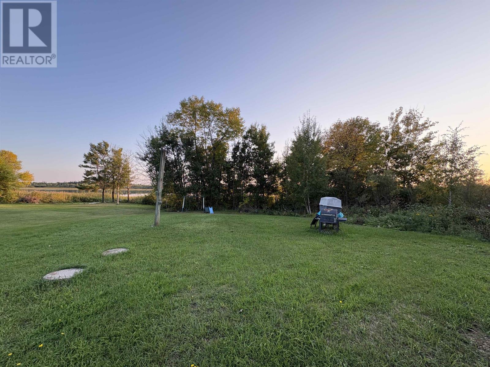 44 Eleanor Lake RD - 37