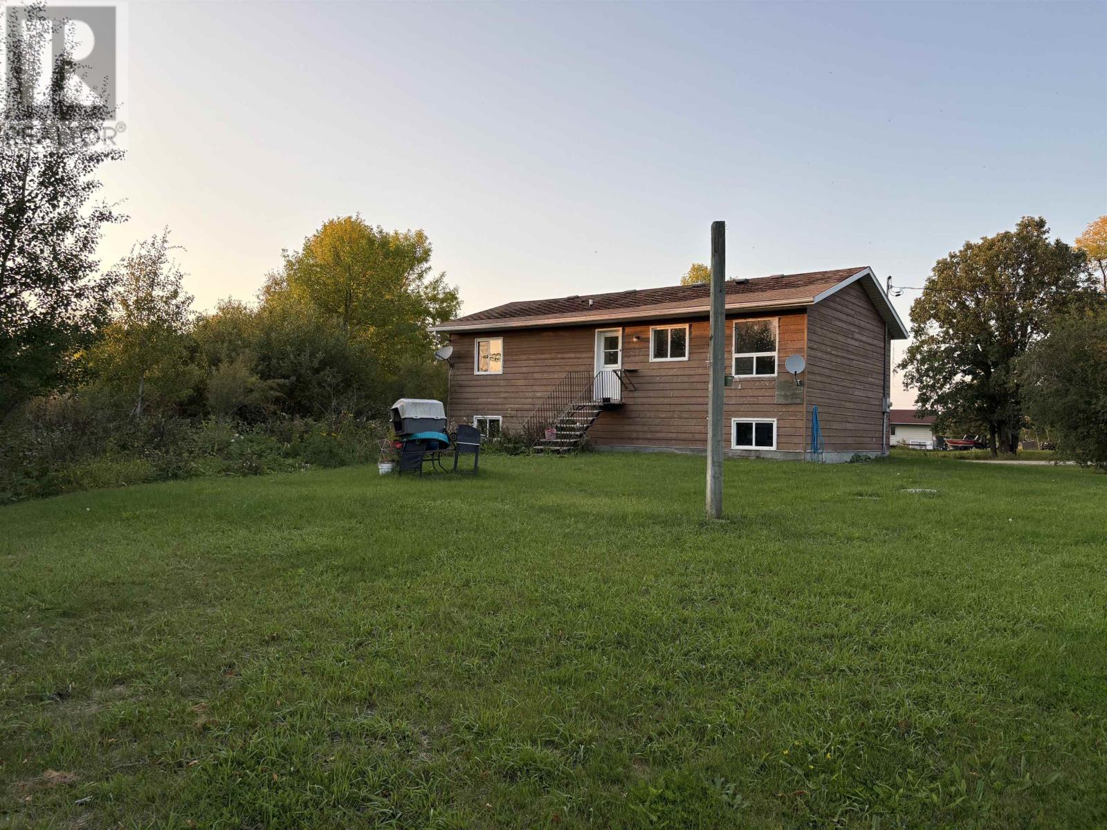 44 Eleanor Lake RD - 35