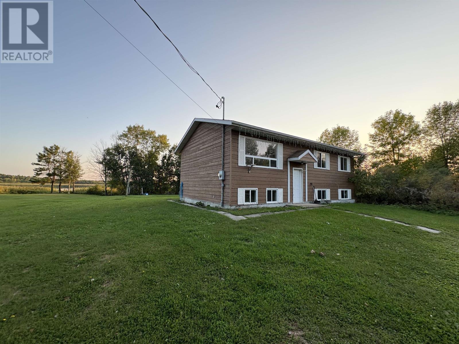 44 Eleanor Lake RD - 40