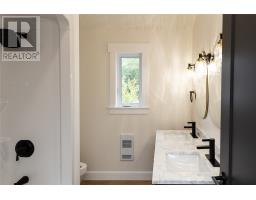 15 Smiths Waters Road thumbnail 10