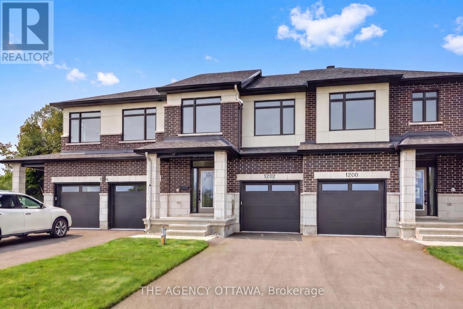 1202 SPOOR STREET - 1