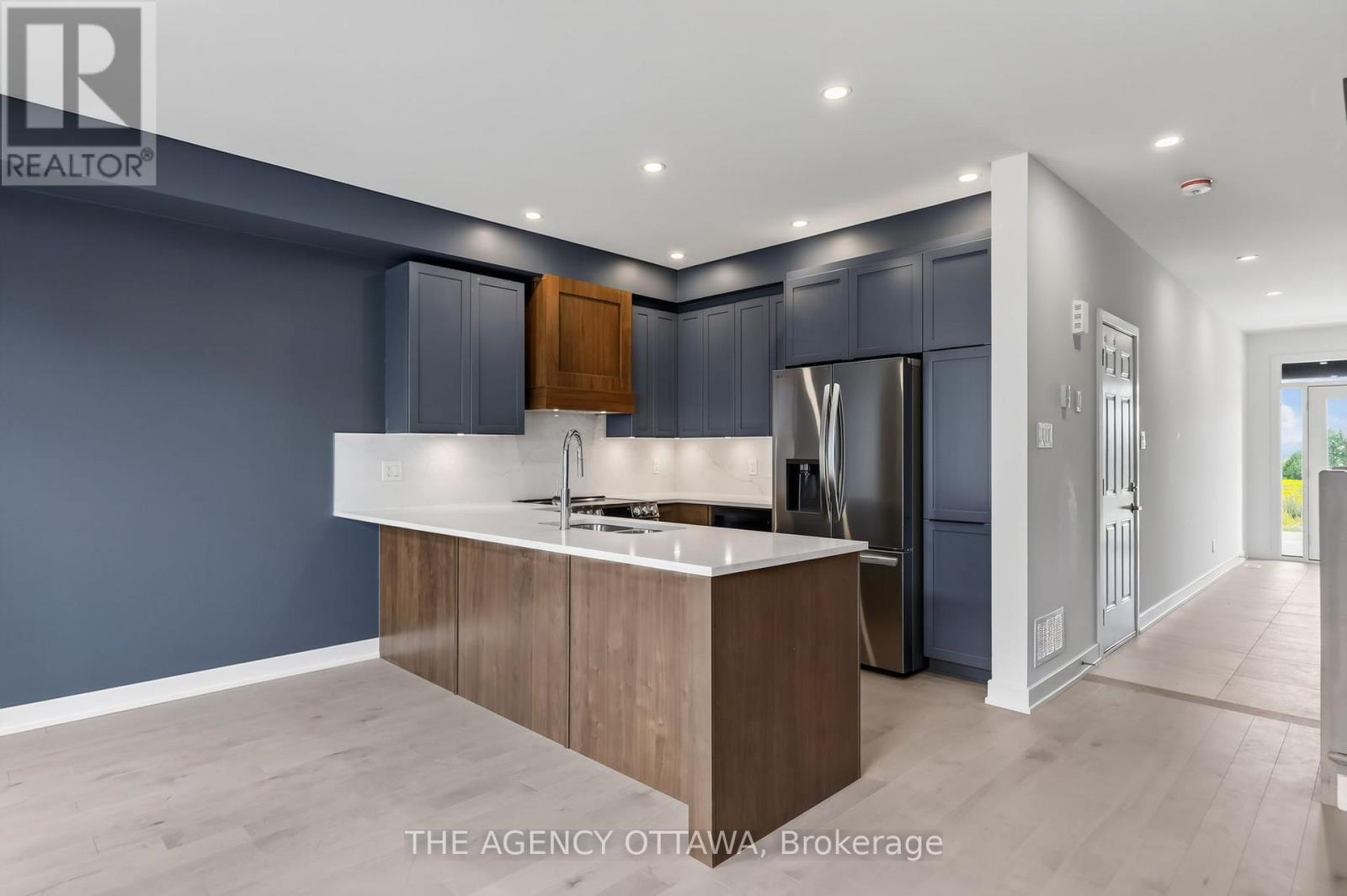 1202 SPOOR STREET - 17