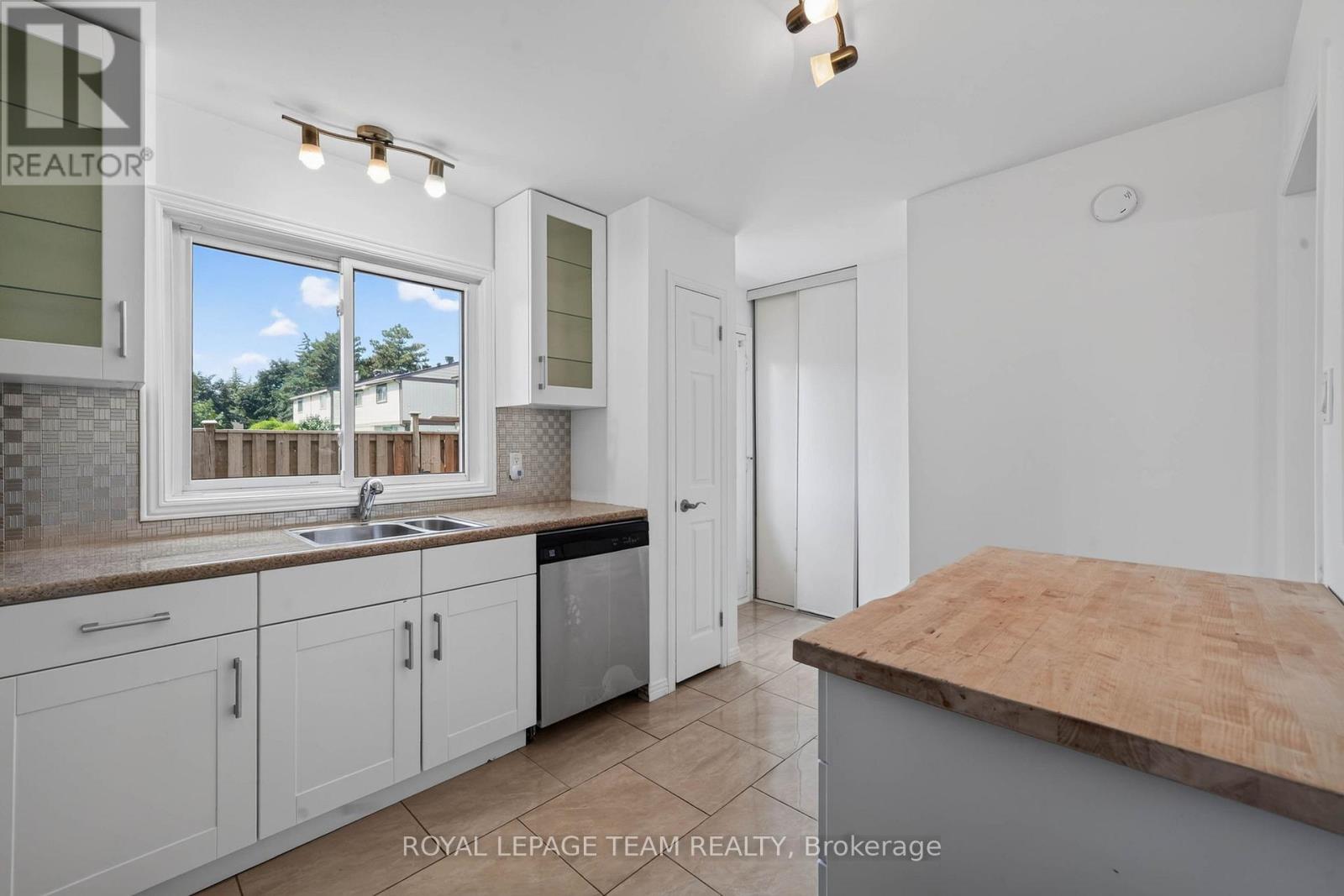 3 Bed, 3 Bath House for Sale in Ottawa – 13 – 1918 BELMORE LANE, Ottawa – MLS# X13671216 - Image 13