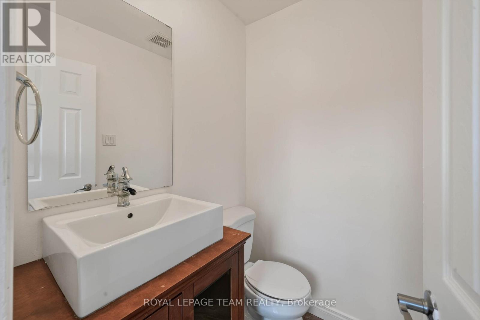 3 Bed, 3 Bath House for Sale in Ottawa – 13 – 1918 BELMORE LANE, Ottawa – MLS# X13671216 - Image 14