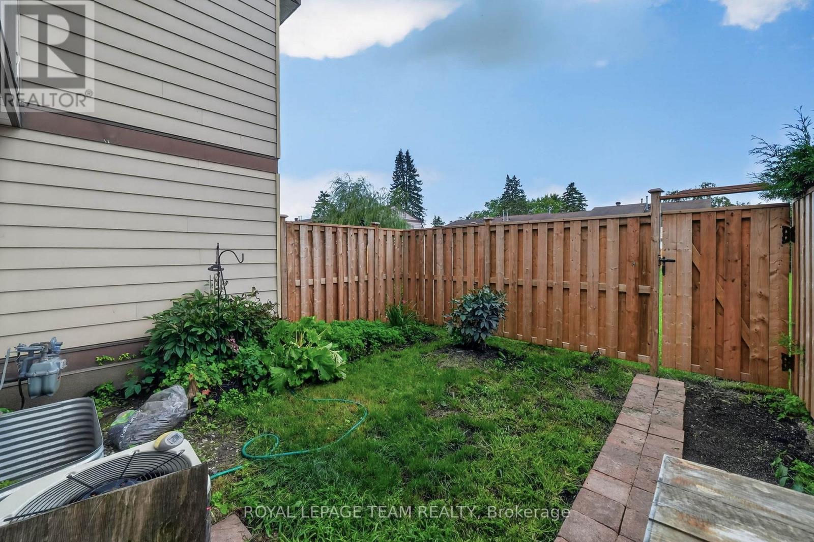 3 Bed, 3 Bath House for Sale in Ottawa – 13 – 1918 BELMORE LANE, Ottawa – MLS# X13671216 - Image 27
