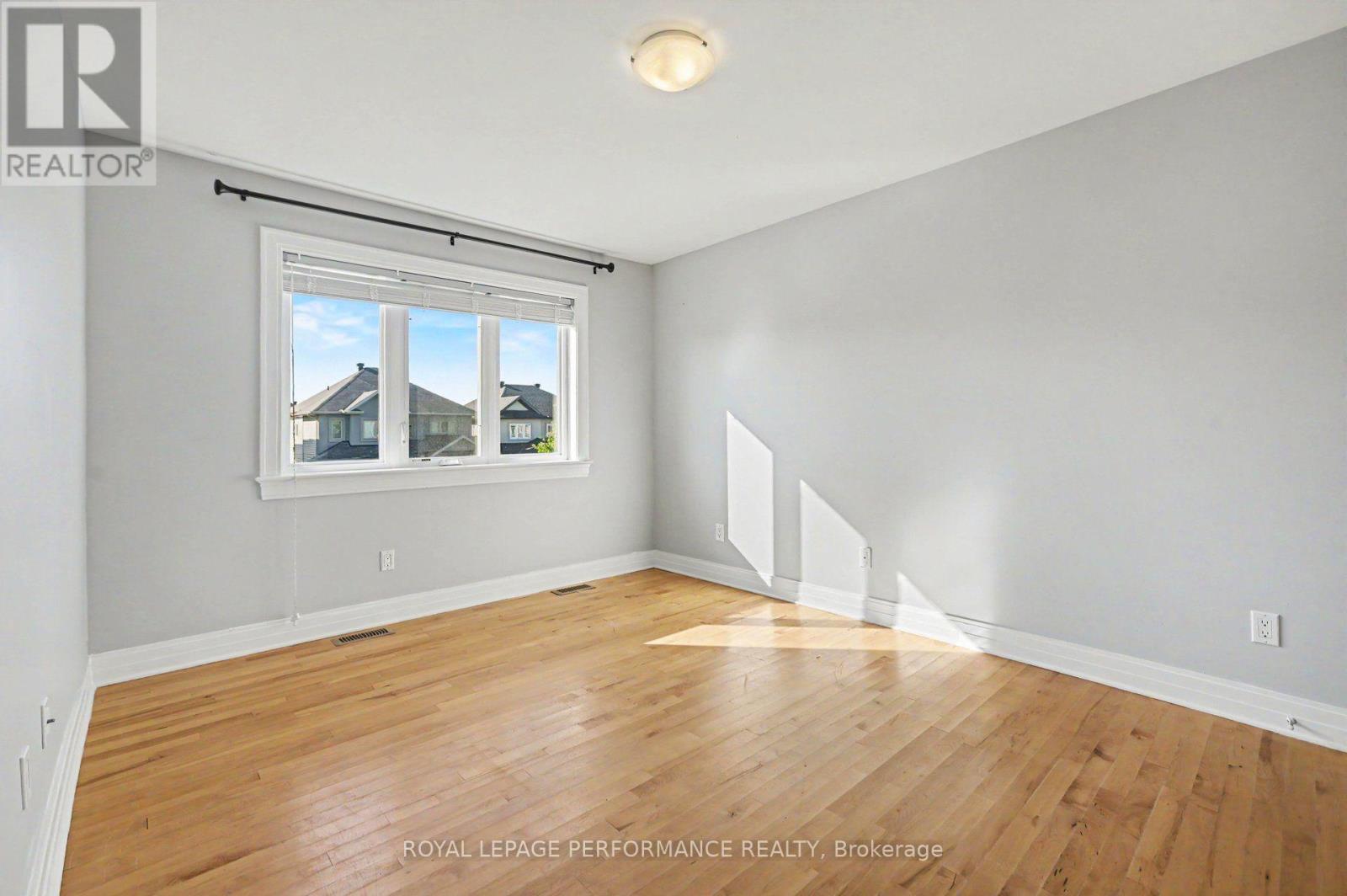 523 Adamson Crescent