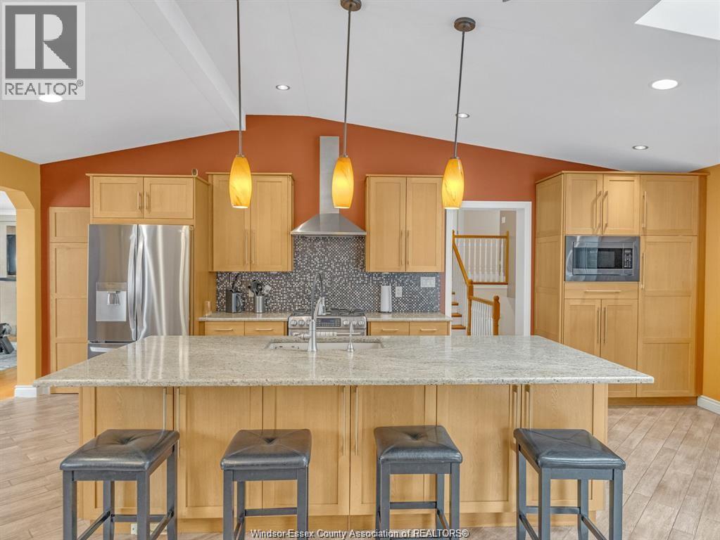 4278 CASGRAIN DRIVE - 12