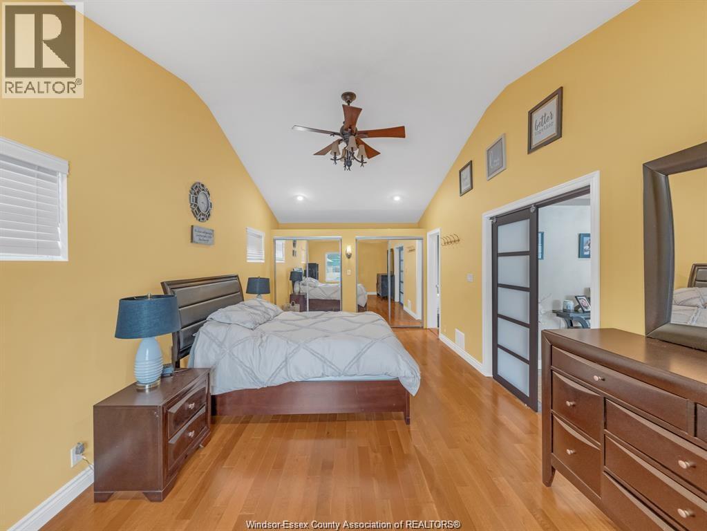 4278 CASGRAIN DRIVE - 16