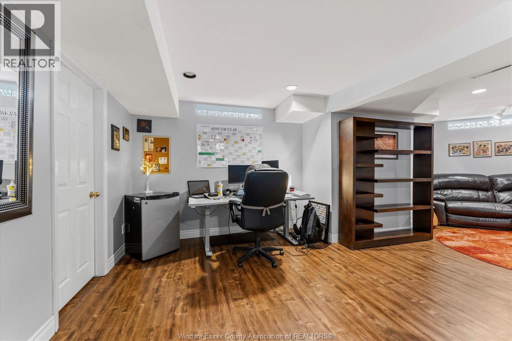414 CHAMBERS - Image 34