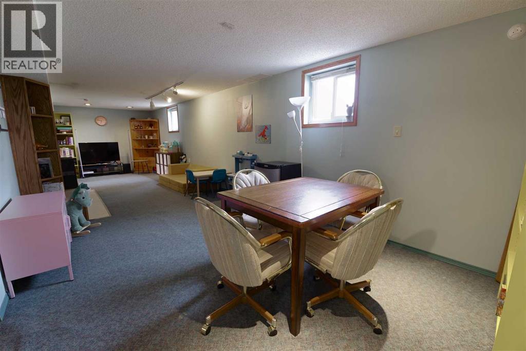510 10 Street N - Image 11