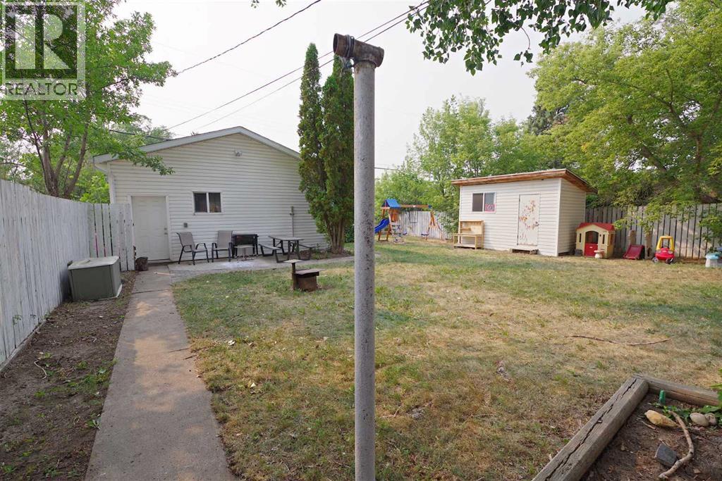 510 10 Street N - 27