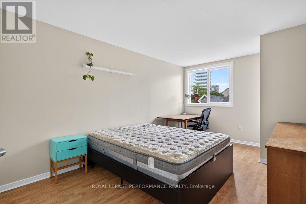 #3 6 OMEARA STREET - 32