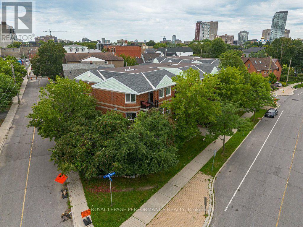 #3 6 OMEARA STREET - 45
