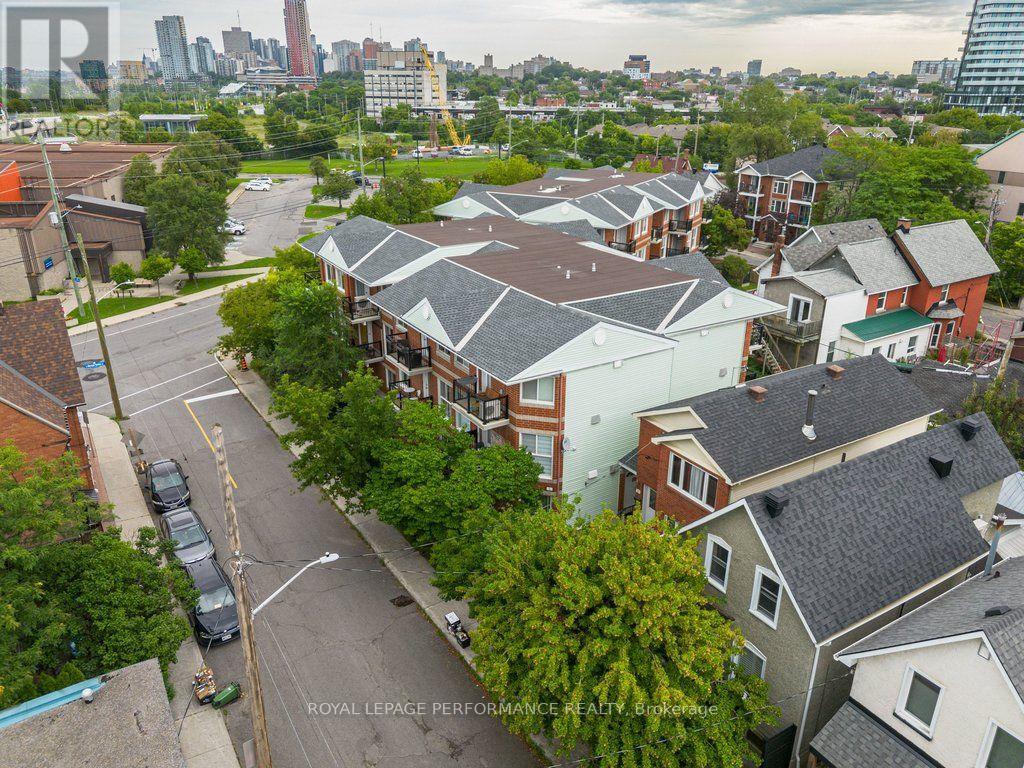 #3 6 OMEARA STREET - 48