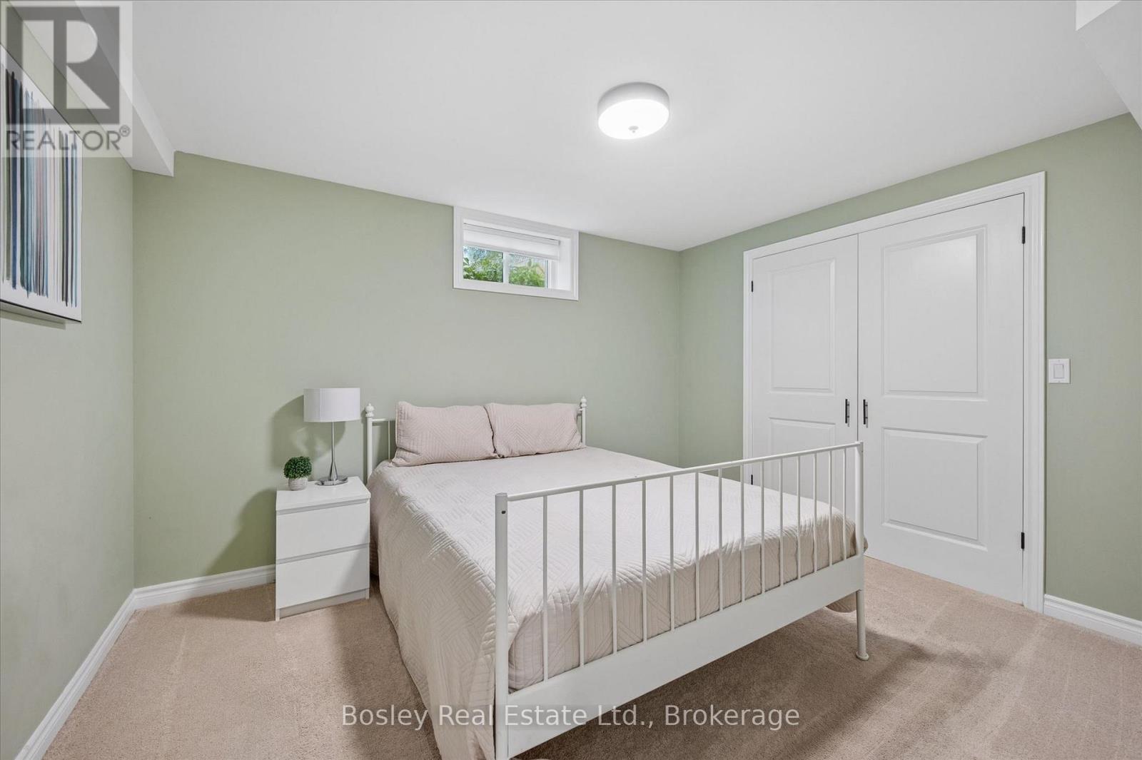 687 CHAMPLAIN BOULEVARD - Image 34
