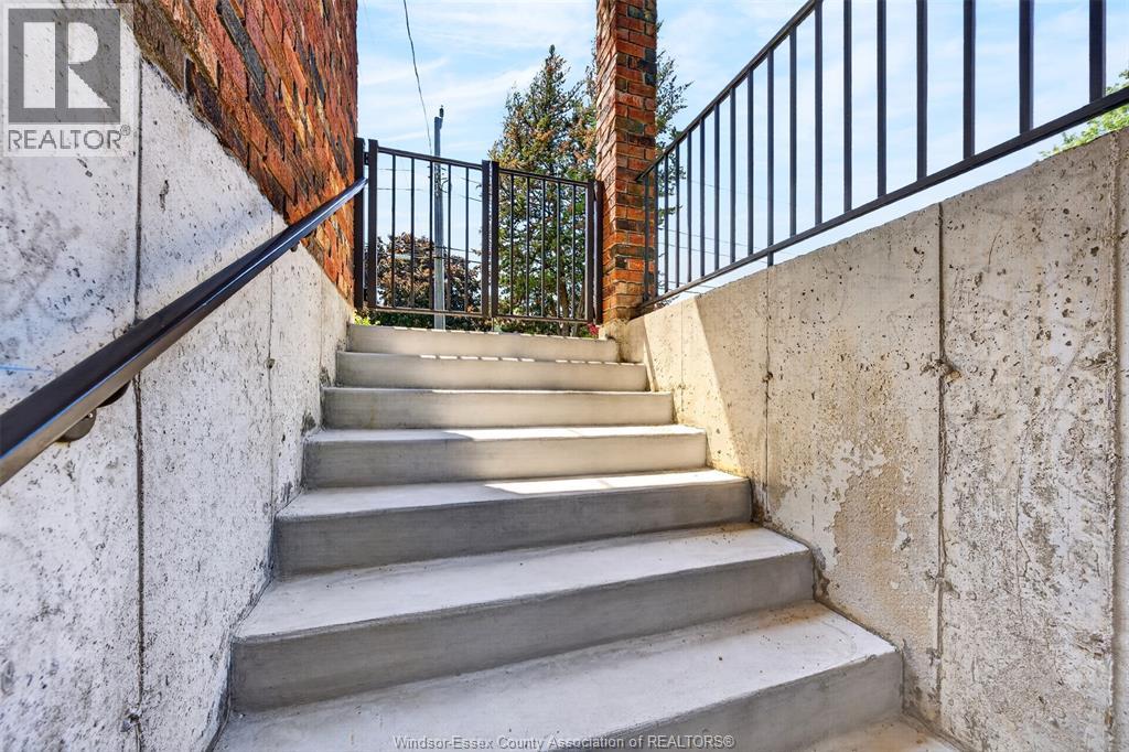 3595 HUNTINGTON - 49