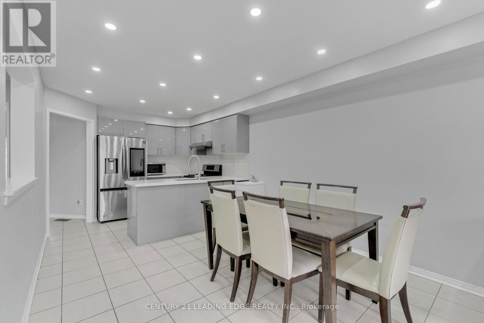 1296 ASHGROVE CRESCENT - Image 9