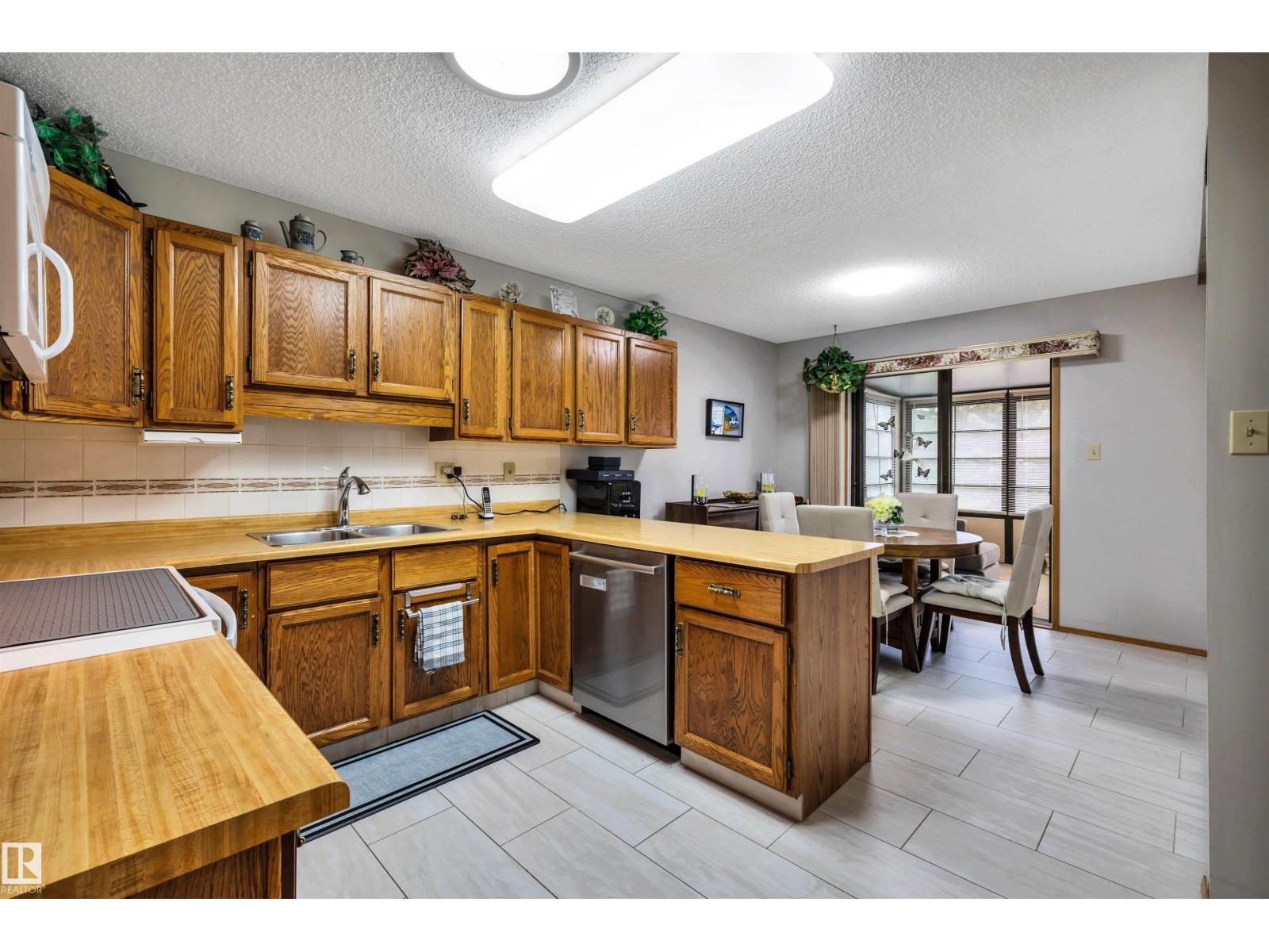 10636 153 Avenue NW - Photo 14