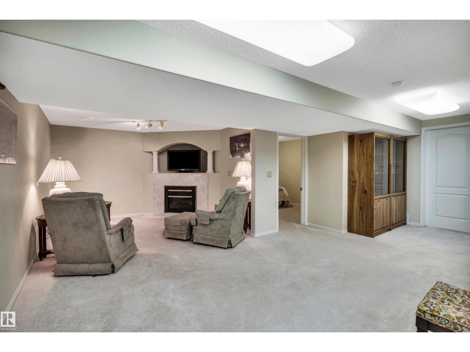 10636 153 Avenue NW - Photo 32