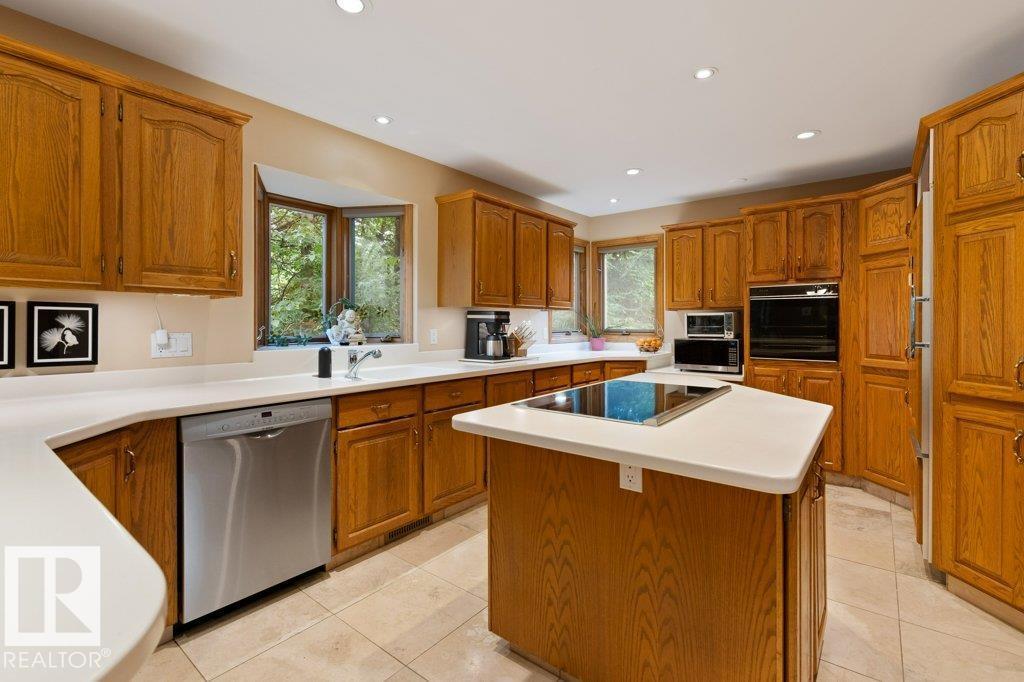 2 GREENWOOD PL - 17