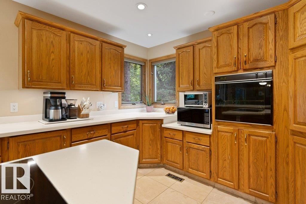 2 GREENWOOD PL - 18