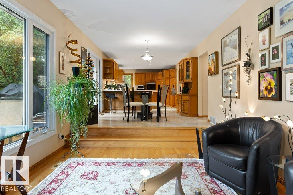 2 GREENWOOD PL - 26