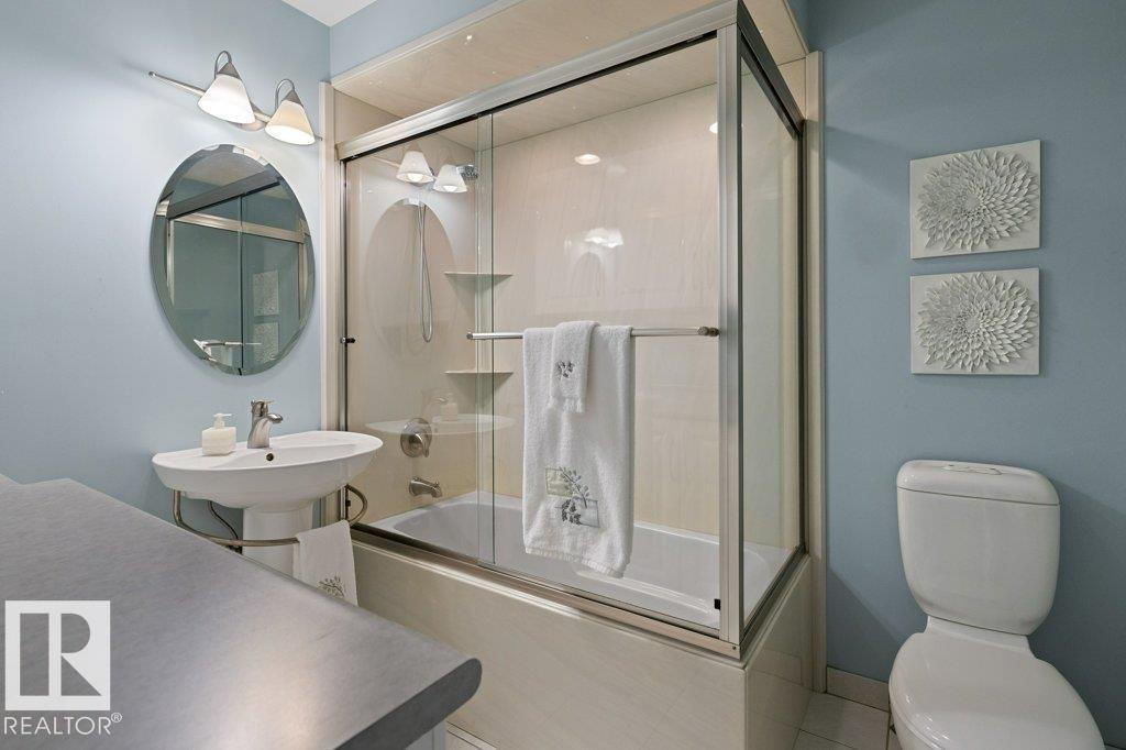 2 GREENWOOD PL - 34