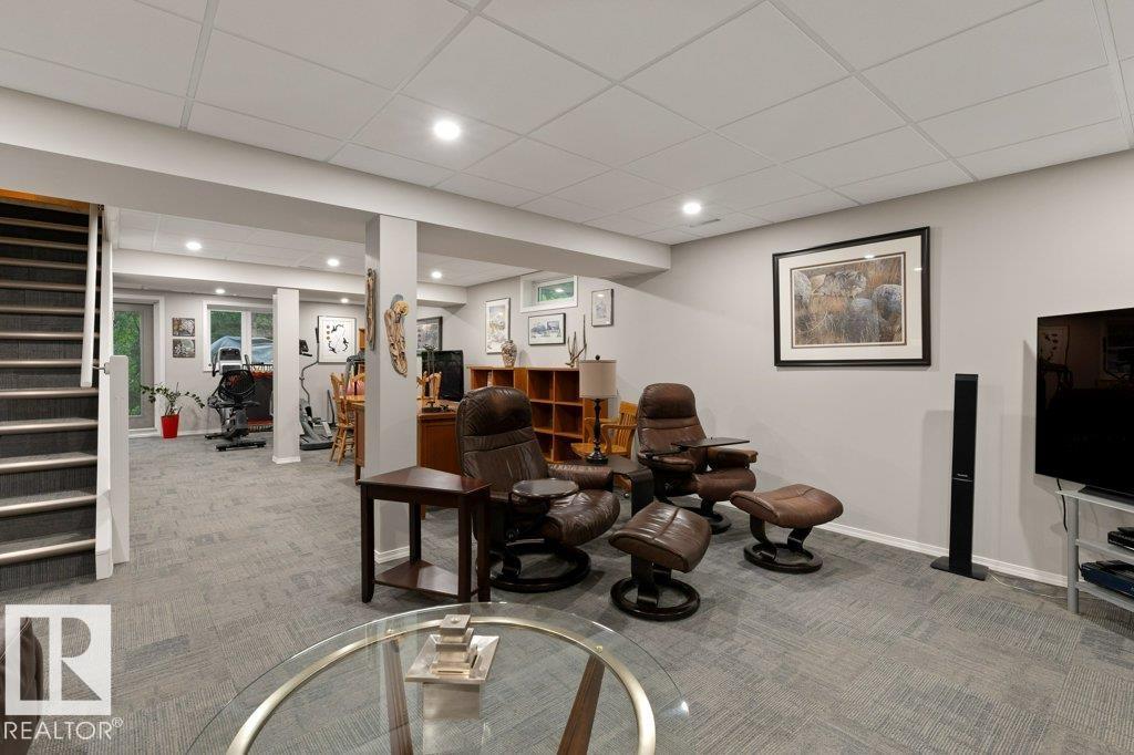 2 GREENWOOD PL - Image 41