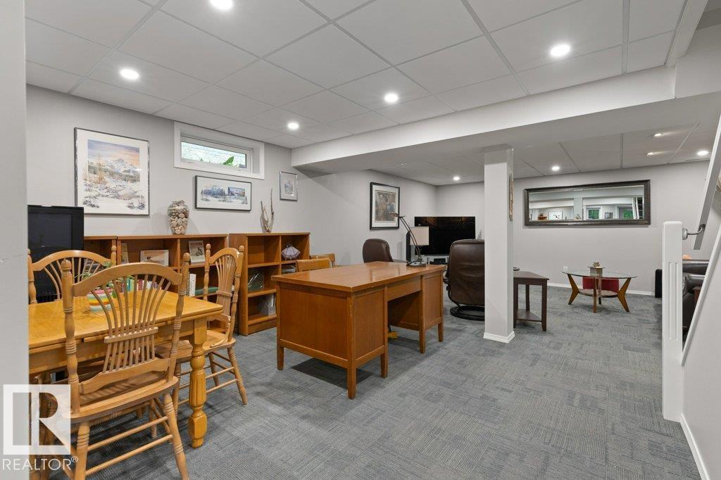 2 GREENWOOD PL - 45
