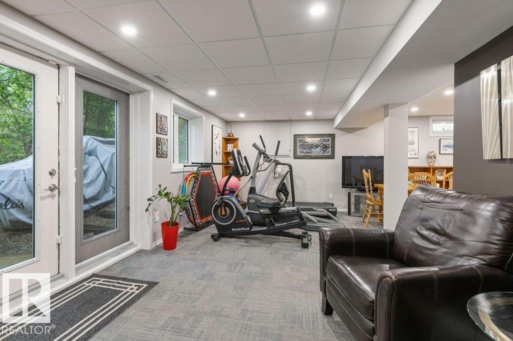 2 GREENWOOD PL - Image 47